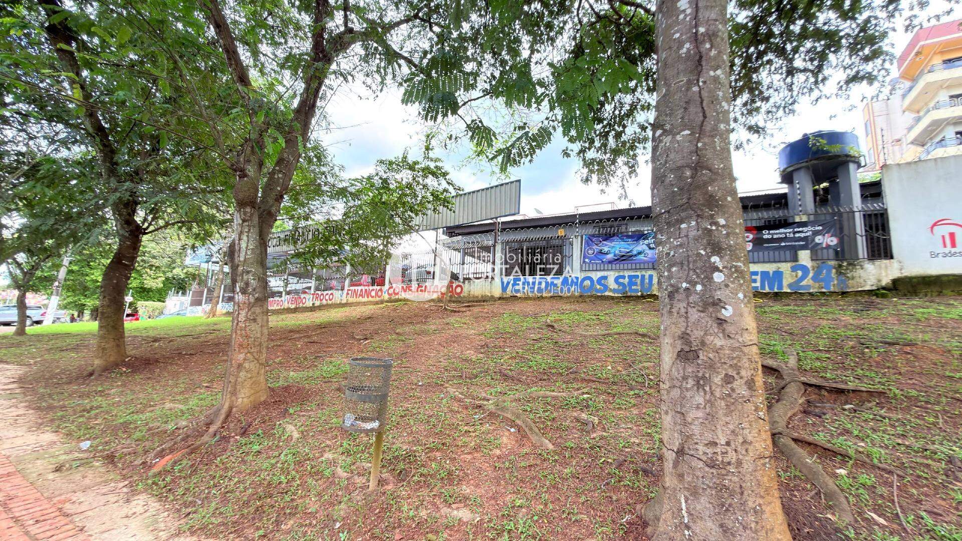 Área Comercial à venda no Bosque: 