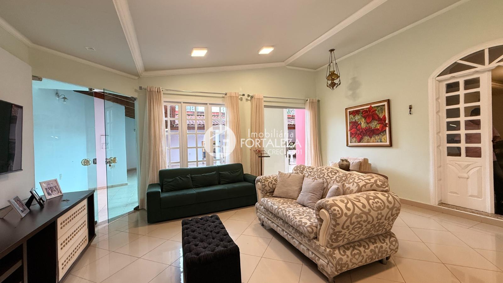 Casa Residencial à venda no 7º BEC: 