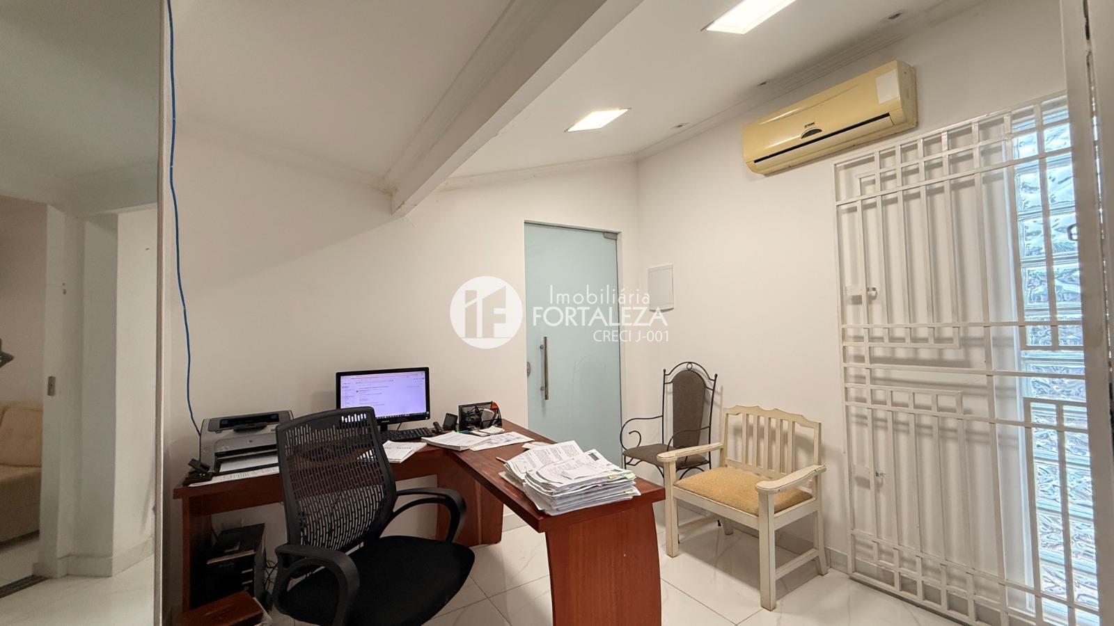 Casa Residencial à venda no 7º BEC: 