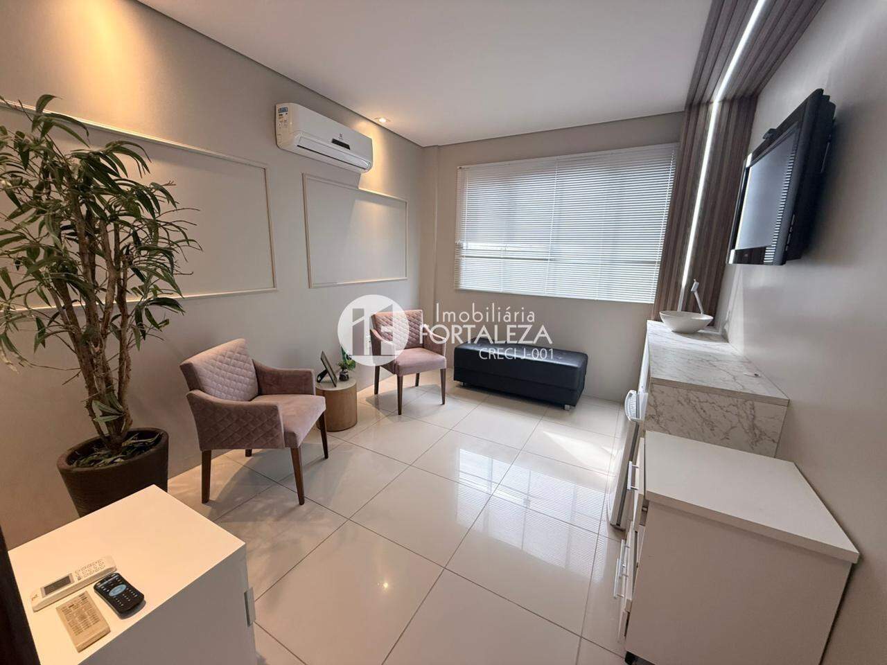 Sala para aluguel no Bosque: 