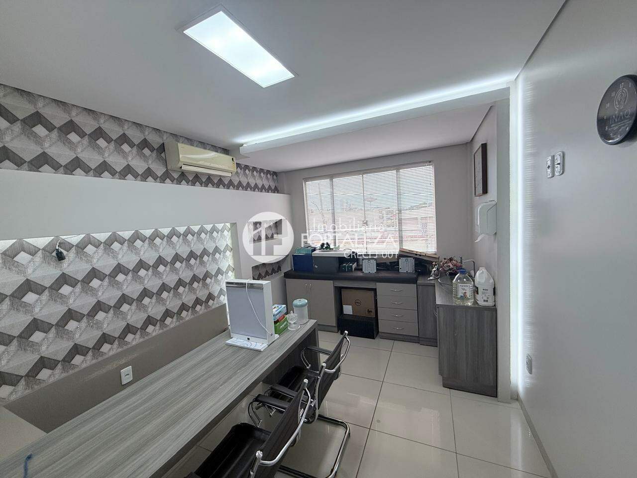 Sala para aluguel no Bosque: 