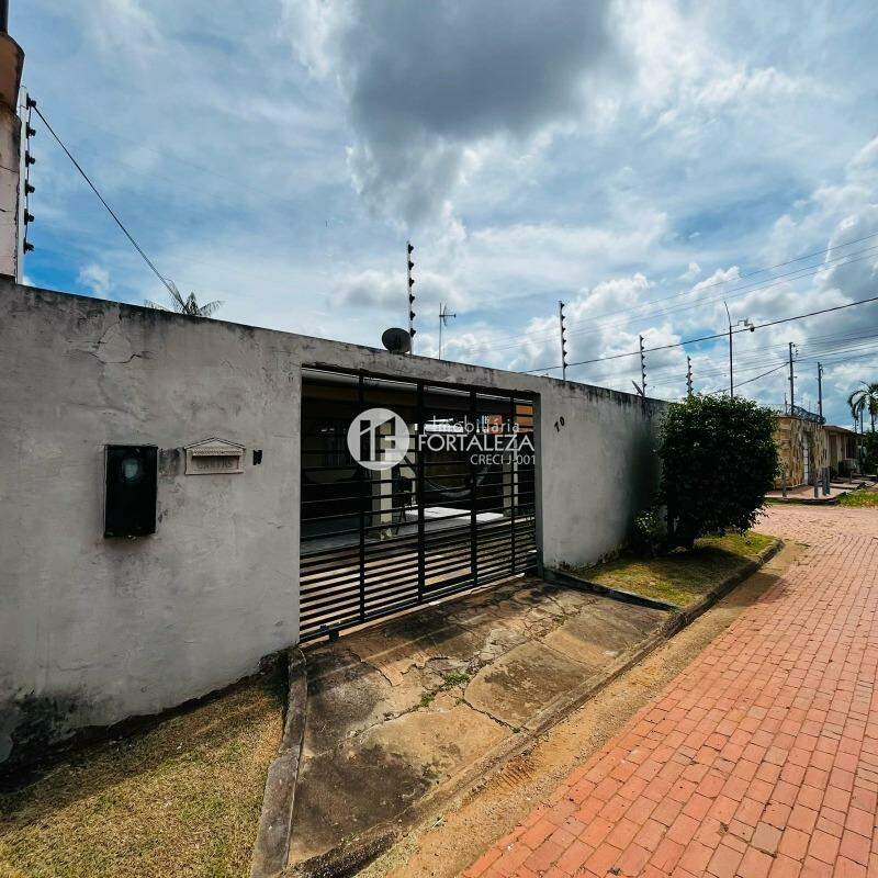 Casa Residencial à venda no Conjunto Maria Iris: 