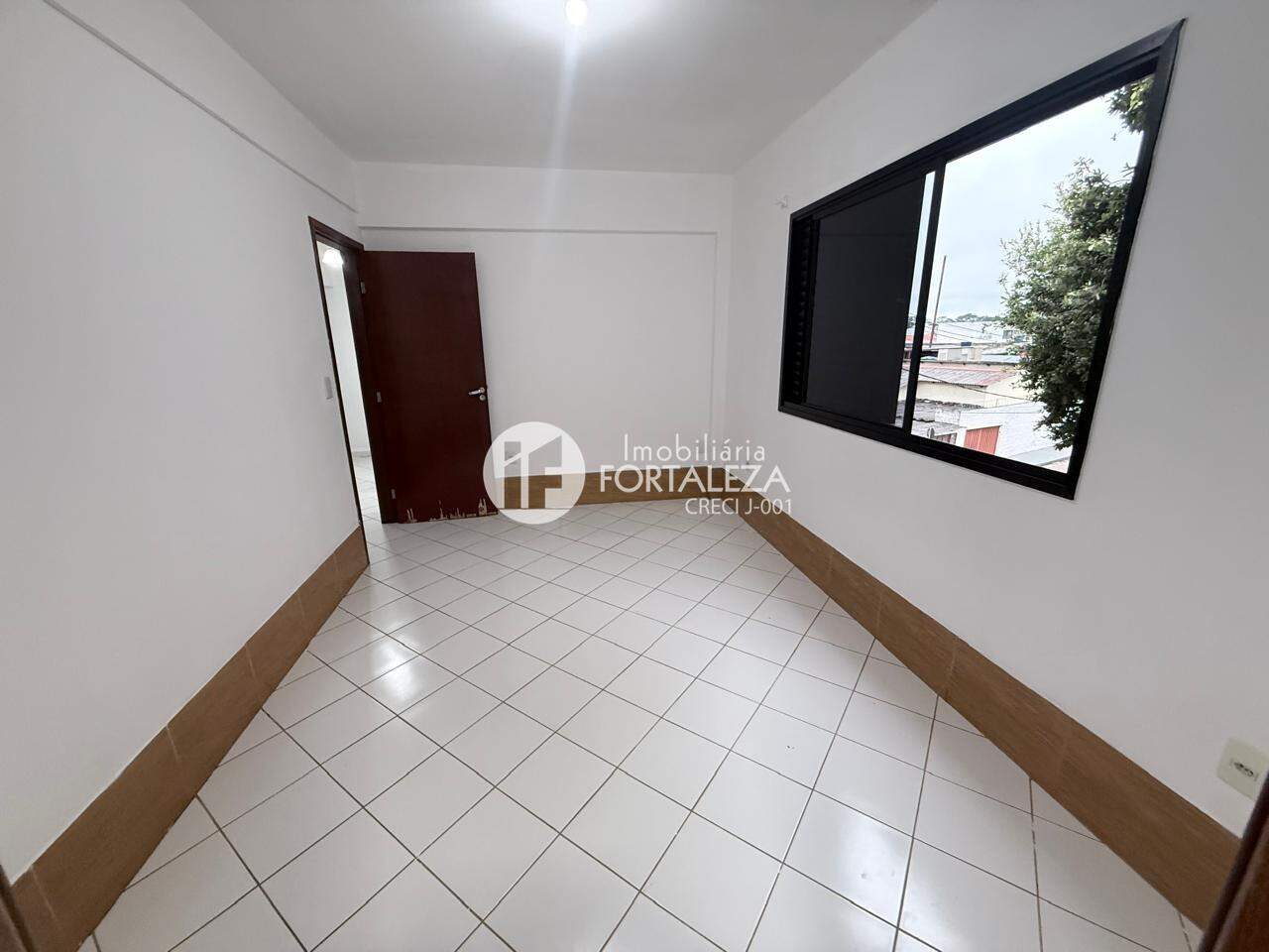 Apartamento para aluguel no Vila Ivonete: