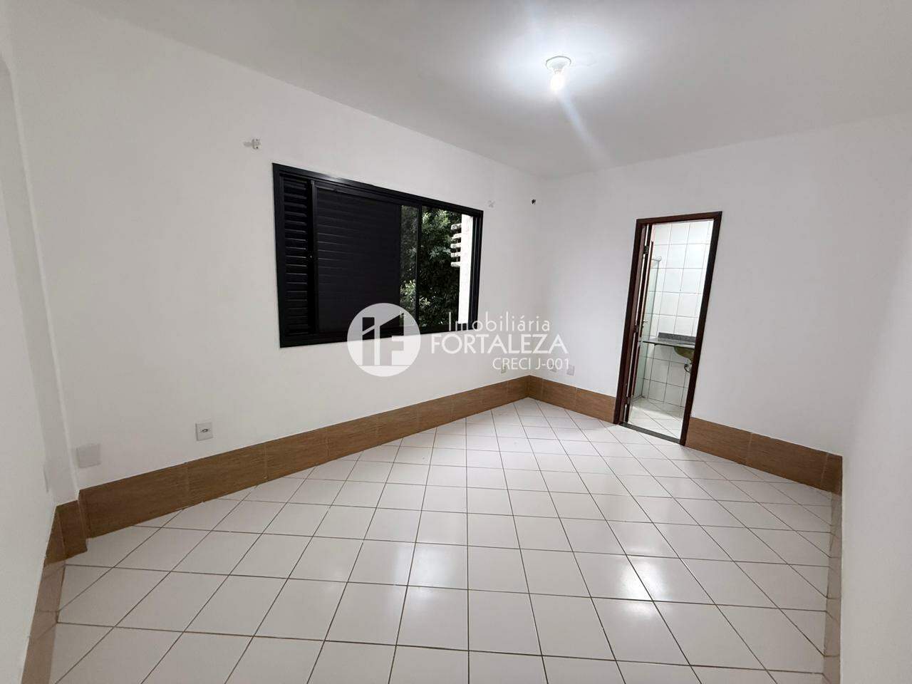 Apartamento para aluguel no Vila Ivonete: