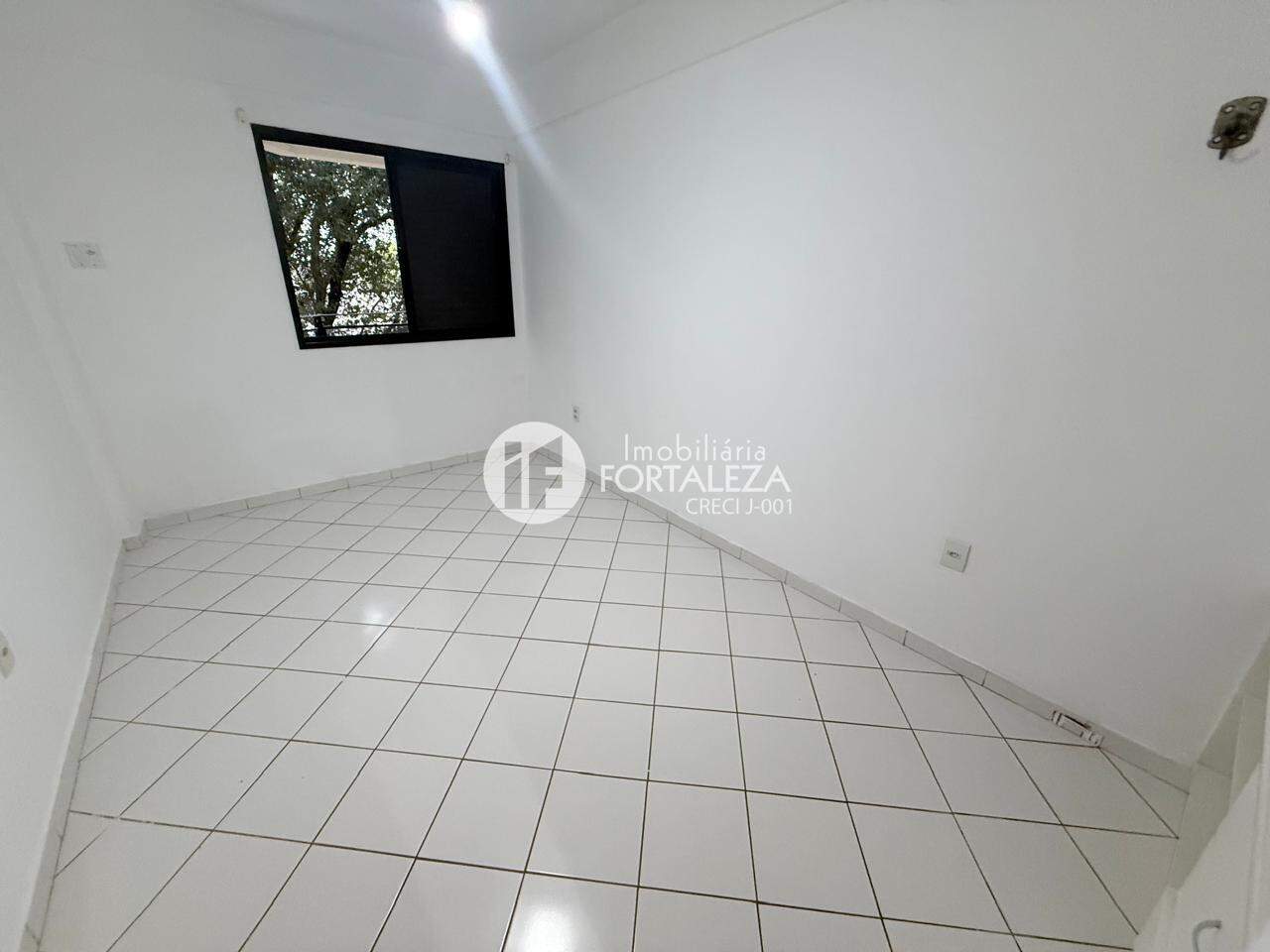 Apartamento para aluguel no Vila Ivonete: