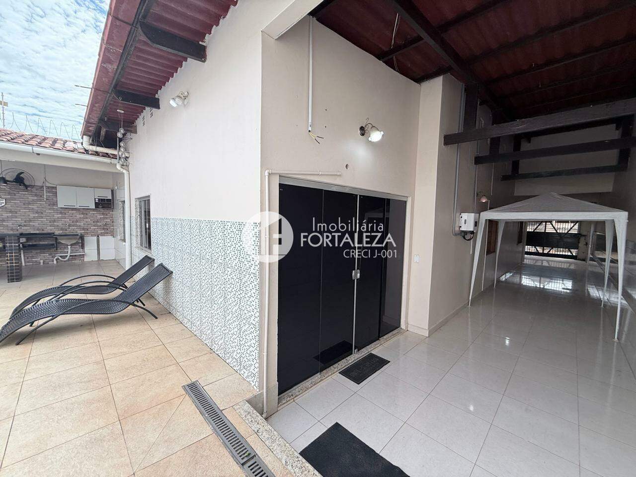Casa para aluguel no Conjunto Adalberto Sena: 