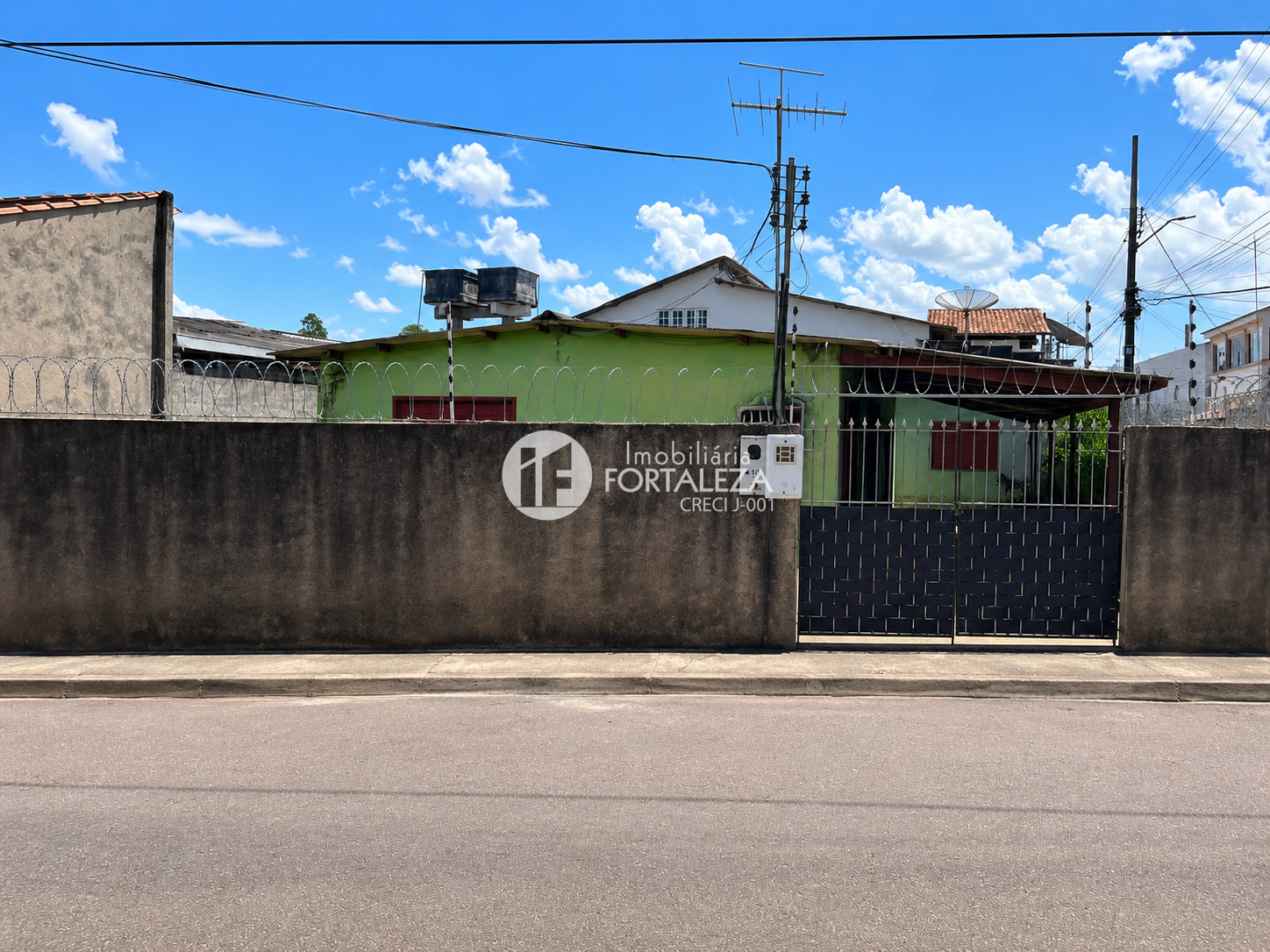 Casa Residencial à venda no Tropical: 