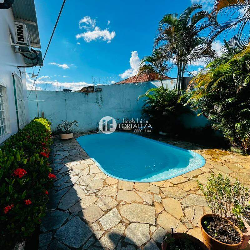 Casa Residencial à venda no Conjunto Universitário: 