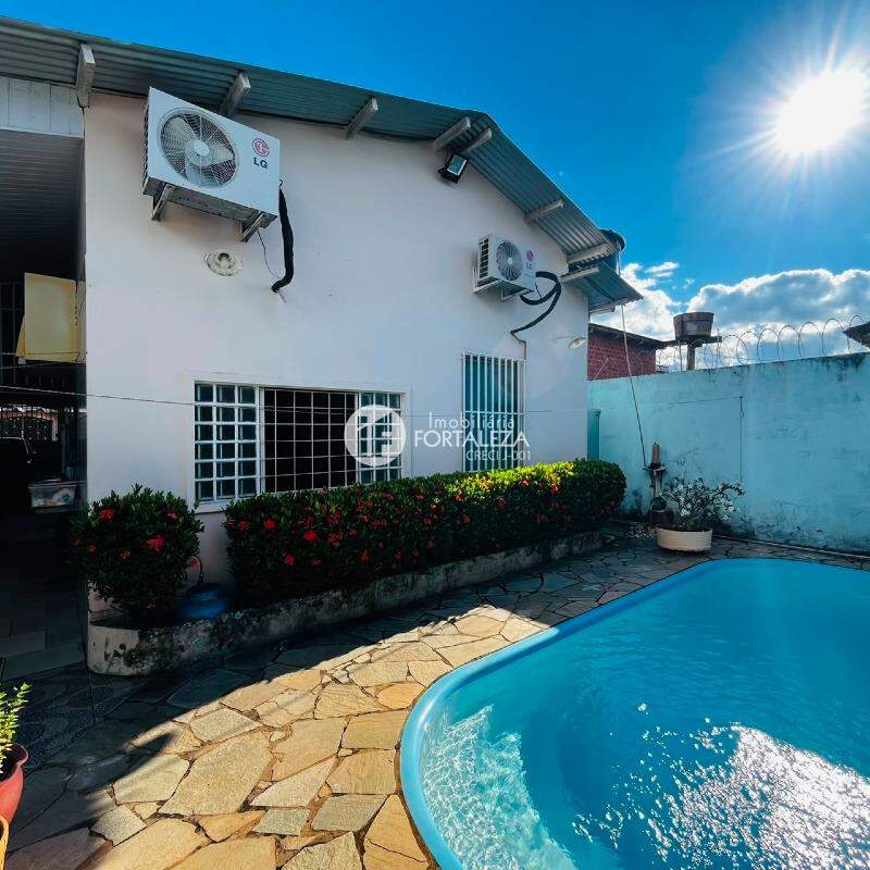 Casa Residencial à venda no Conjunto Universitário: 