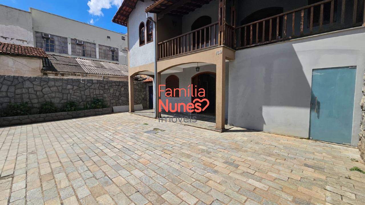 casa à venda no Centro: AREA EXTERNA FRONTAL
