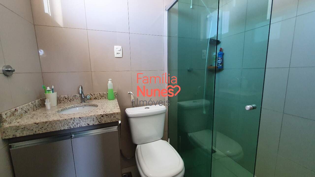 casa à venda no Quintas Coloniais: Banheiro suíte