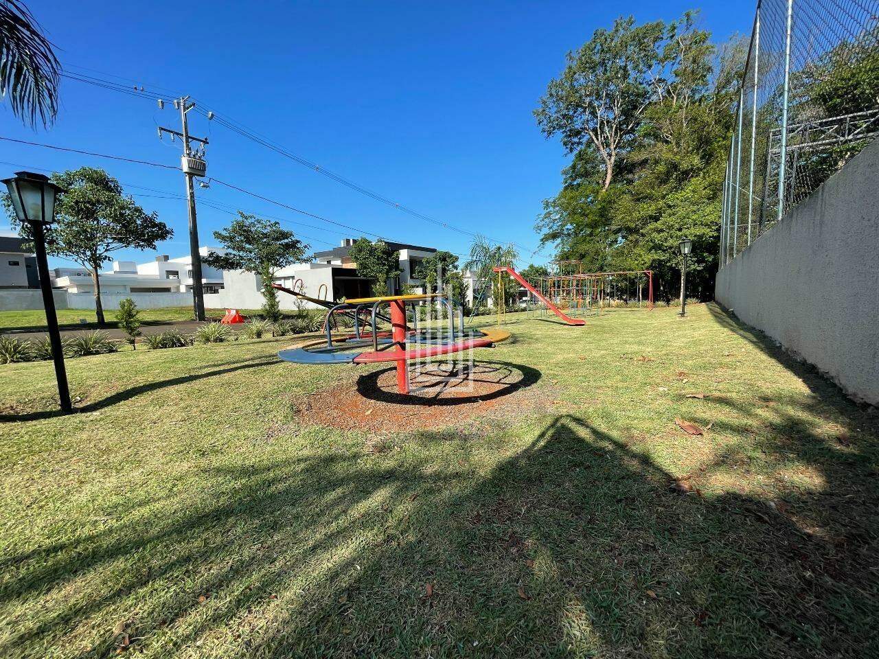 Terreno à venda no Condomínio Safira : 