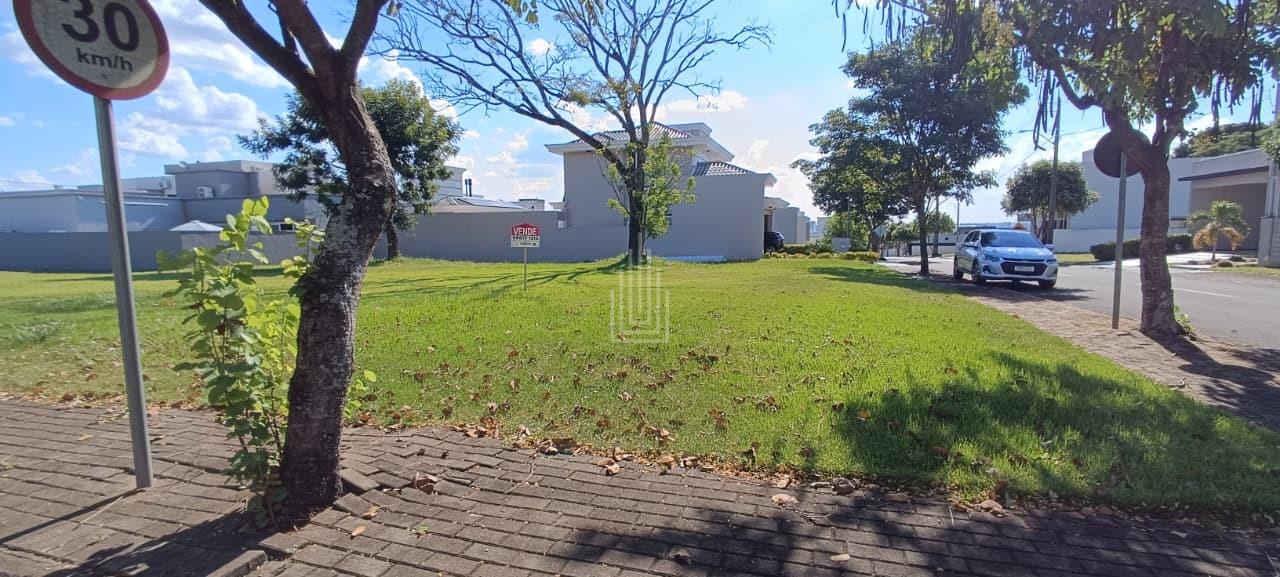 Terreno à venda no Condomínio Safira : 