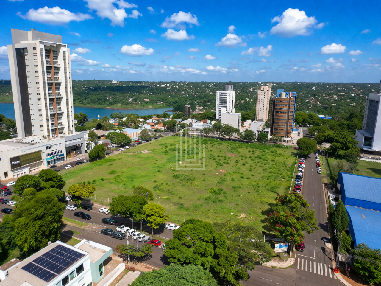 Área à venda no Centro: 