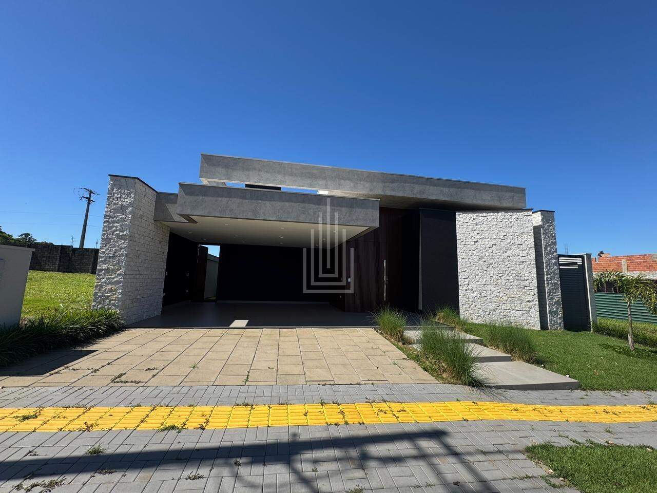 Casa à venda no Condomínio Fechado Águas Claras: 