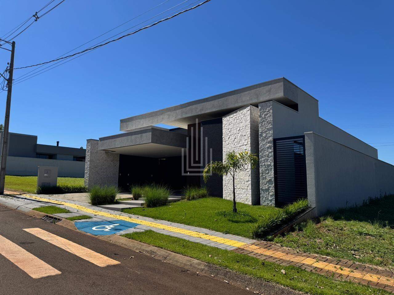 Casa à venda no Condomínio Fechado Águas Claras: 