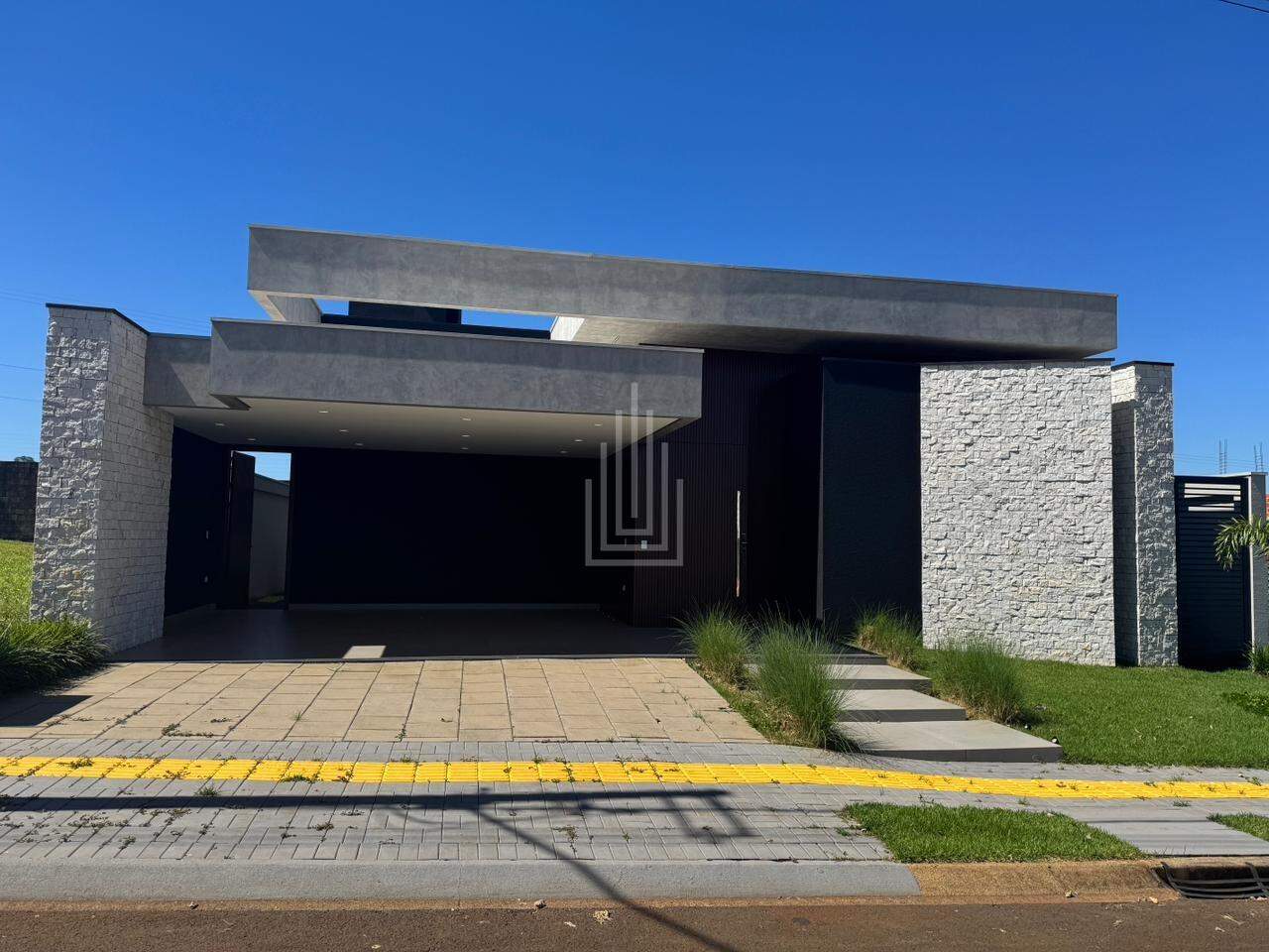 Casa à venda no Condomínio Fechado Águas Claras: 