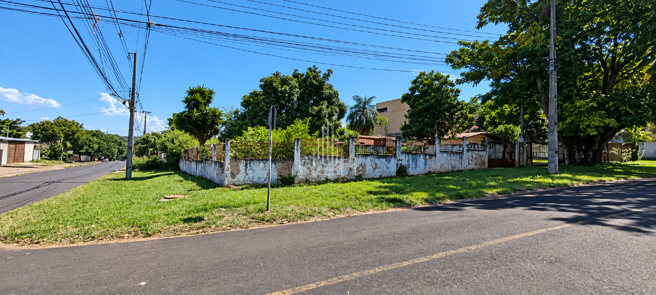 Terreno à venda no Maracanã: 