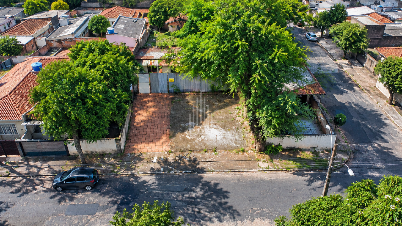 Terreno à venda no Centro: 