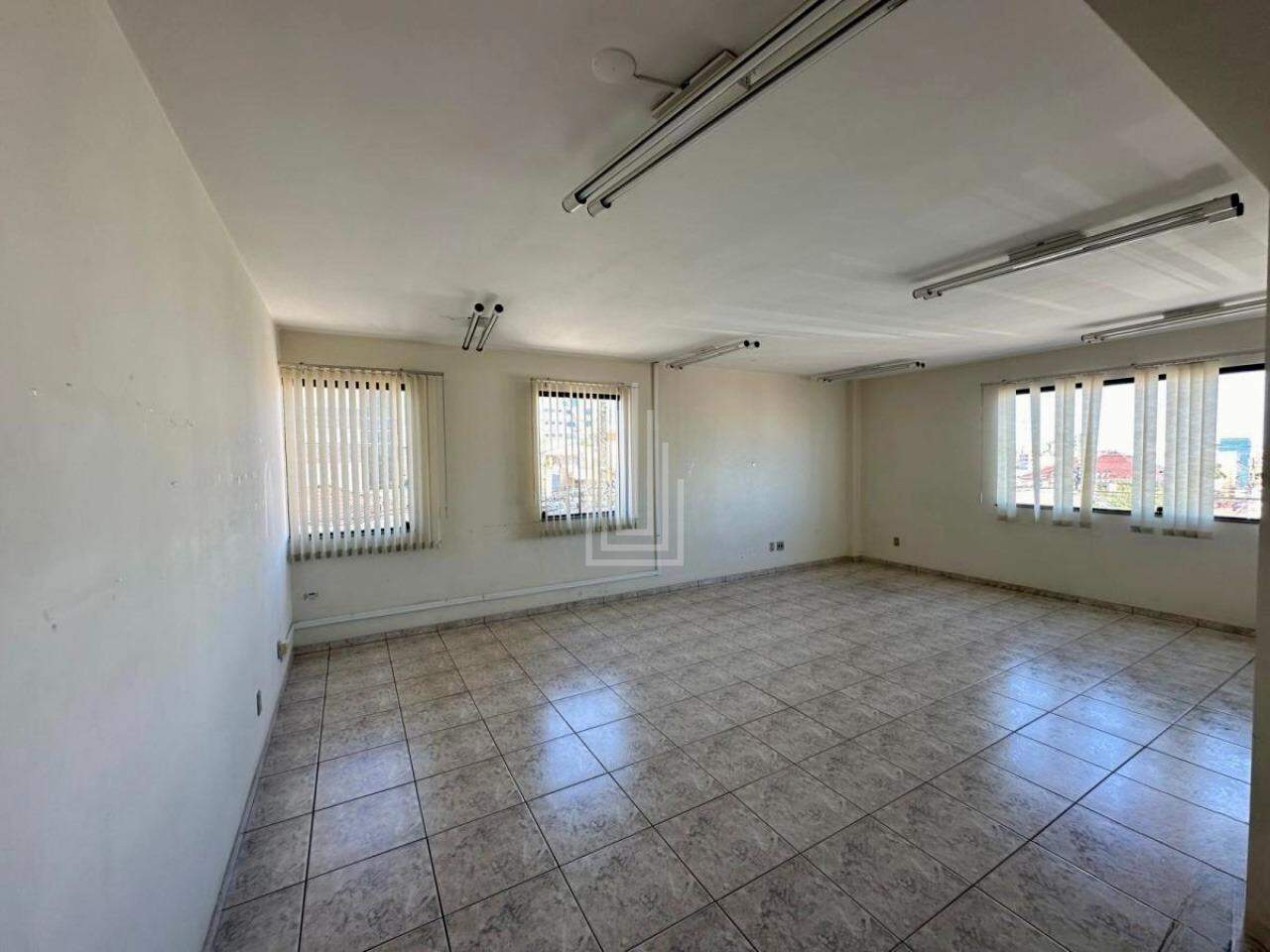 Prédio à venda no Centro: 