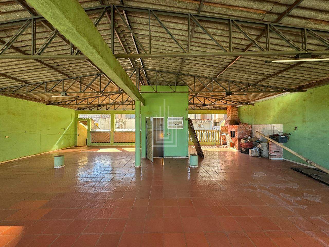 Sobrado à venda no Monjolo: 