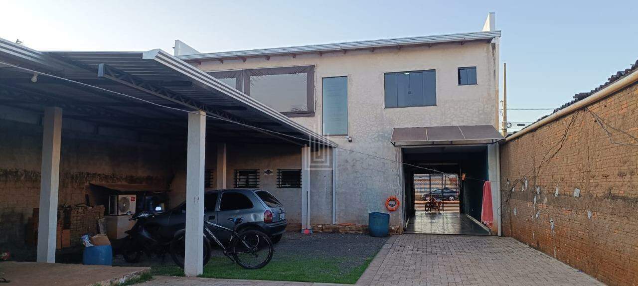 Prédio à venda no Porto Meira: 