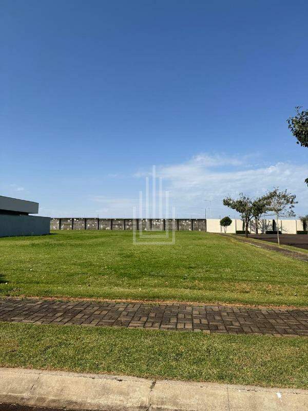 Terreno à venda no Condomínio Reserva Iguaçu: 