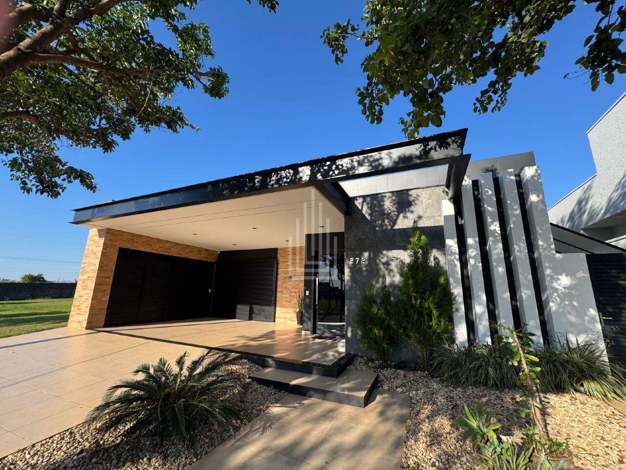 Casa à venda no Condomínio Residencial Arco de Paris : 