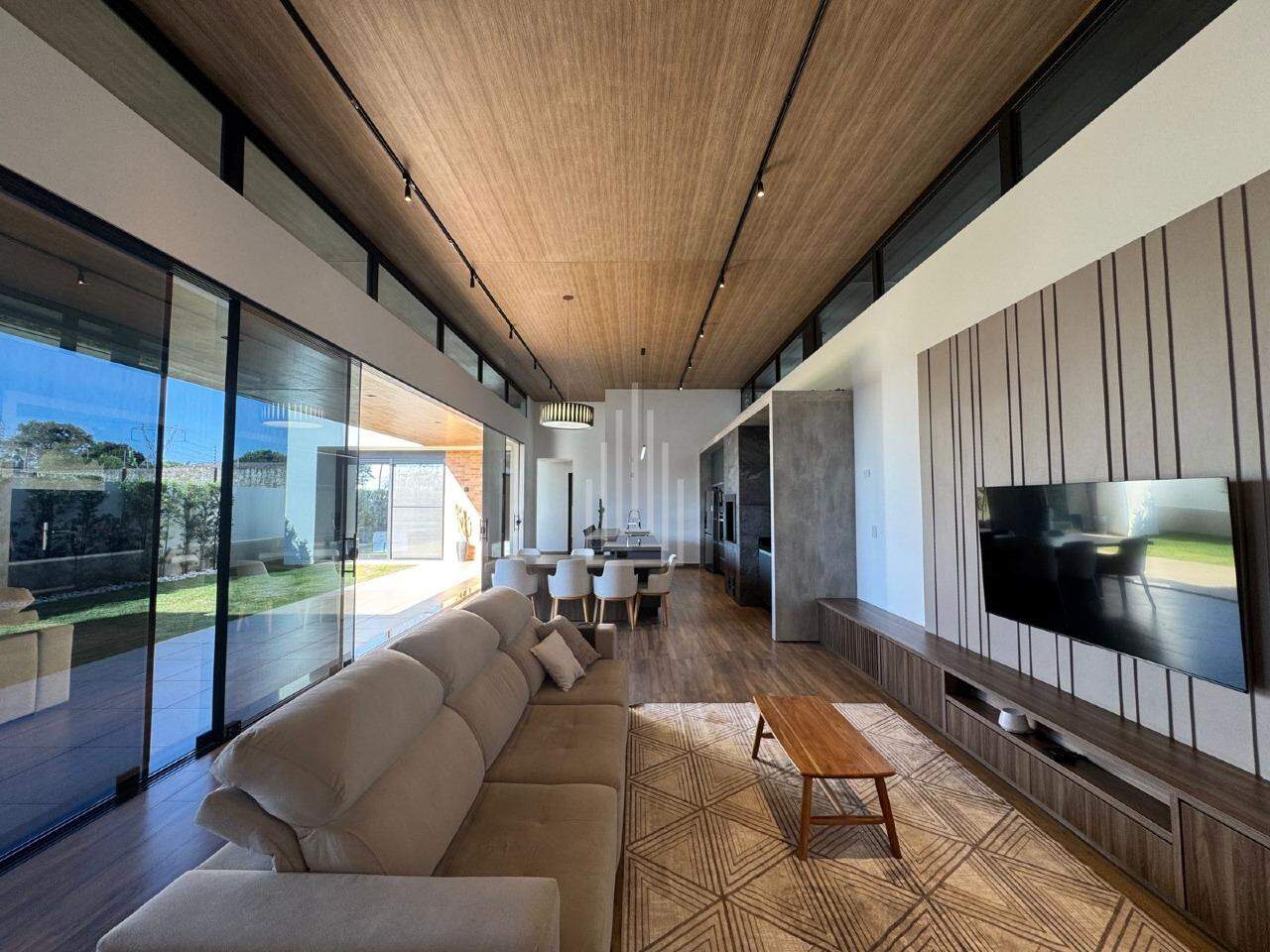 Casa à venda no Condomínio Residencial Arco de Paris : 