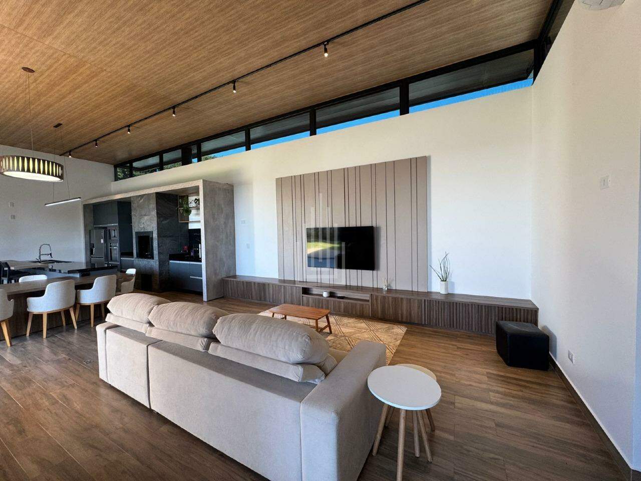 Casa à venda no Condomínio Residencial Arco de Paris : 