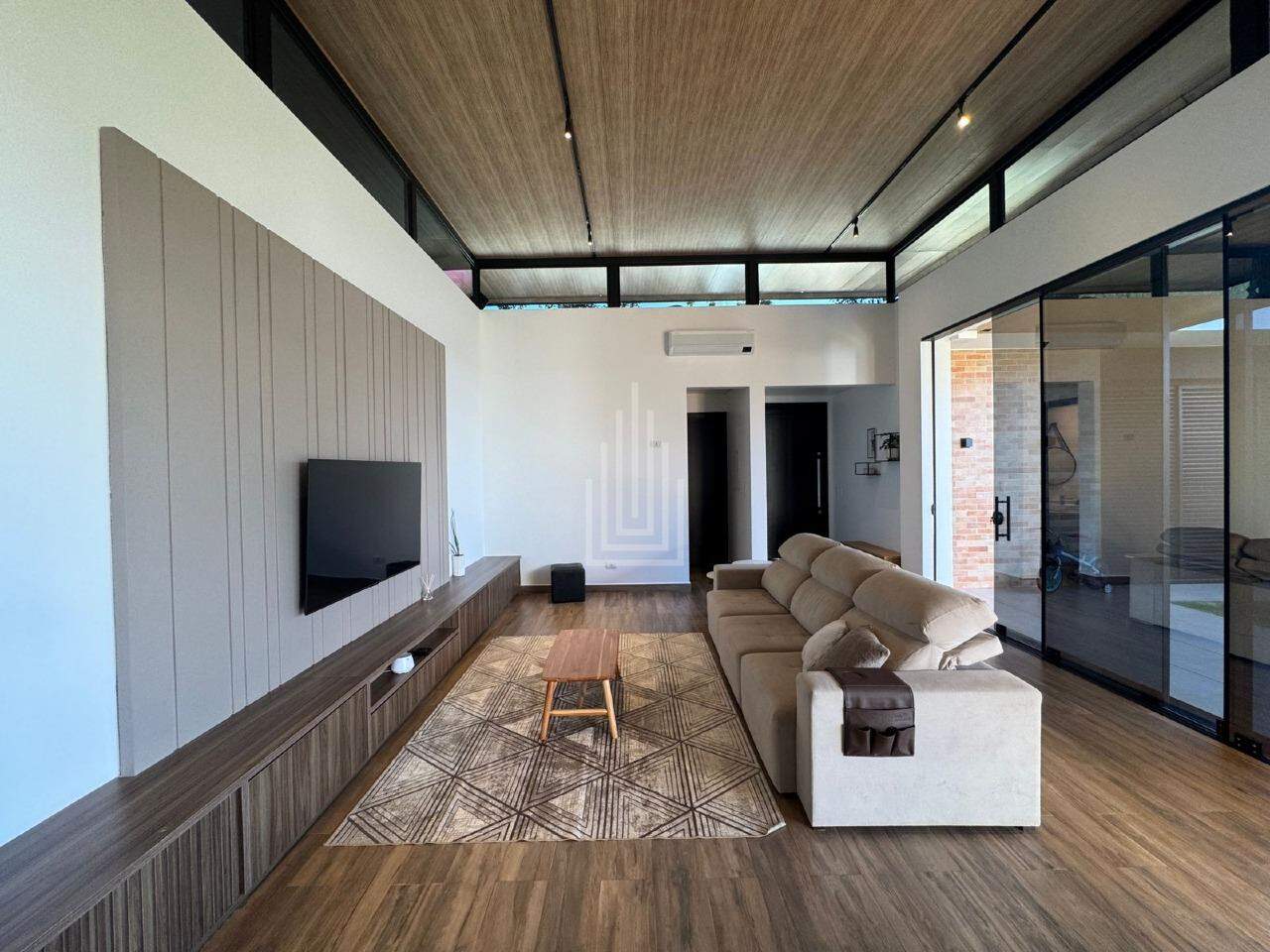 Casa à venda no Condomínio Residencial Arco de Paris : 