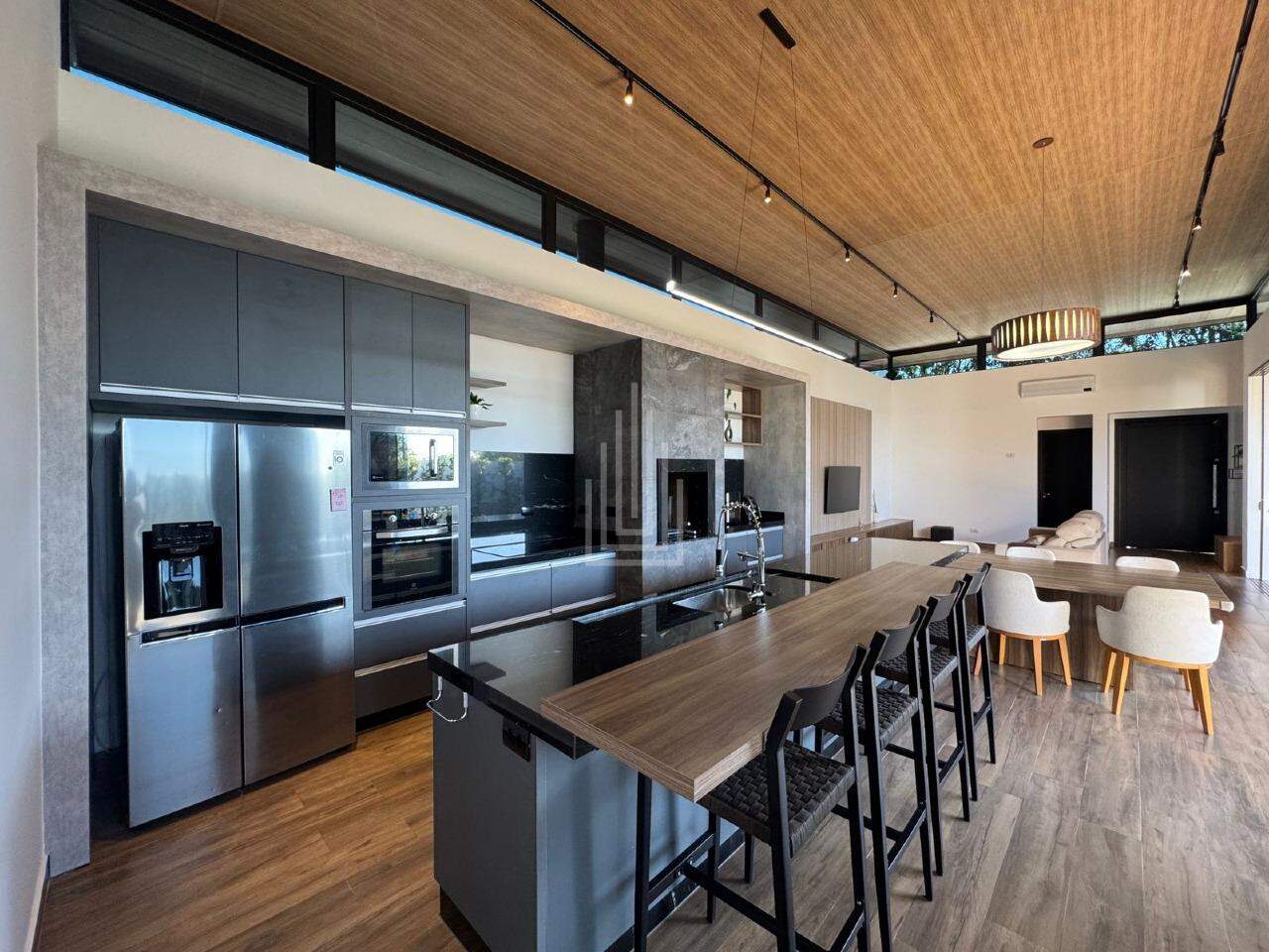 Casa à venda no Condomínio Residencial Arco de Paris : 