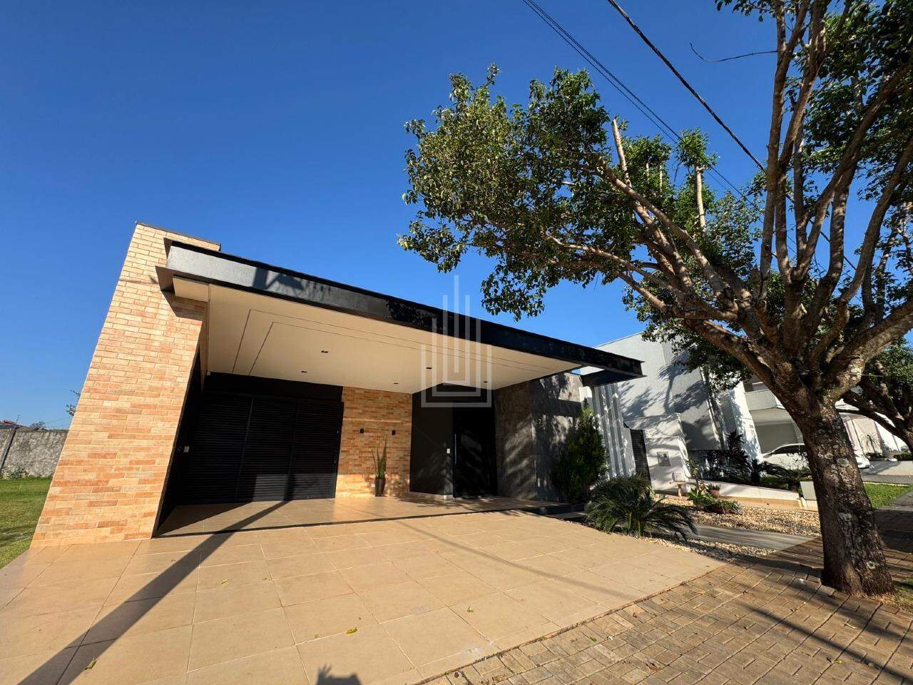 Casa à venda no Condomínio Residencial Arco de Paris : 