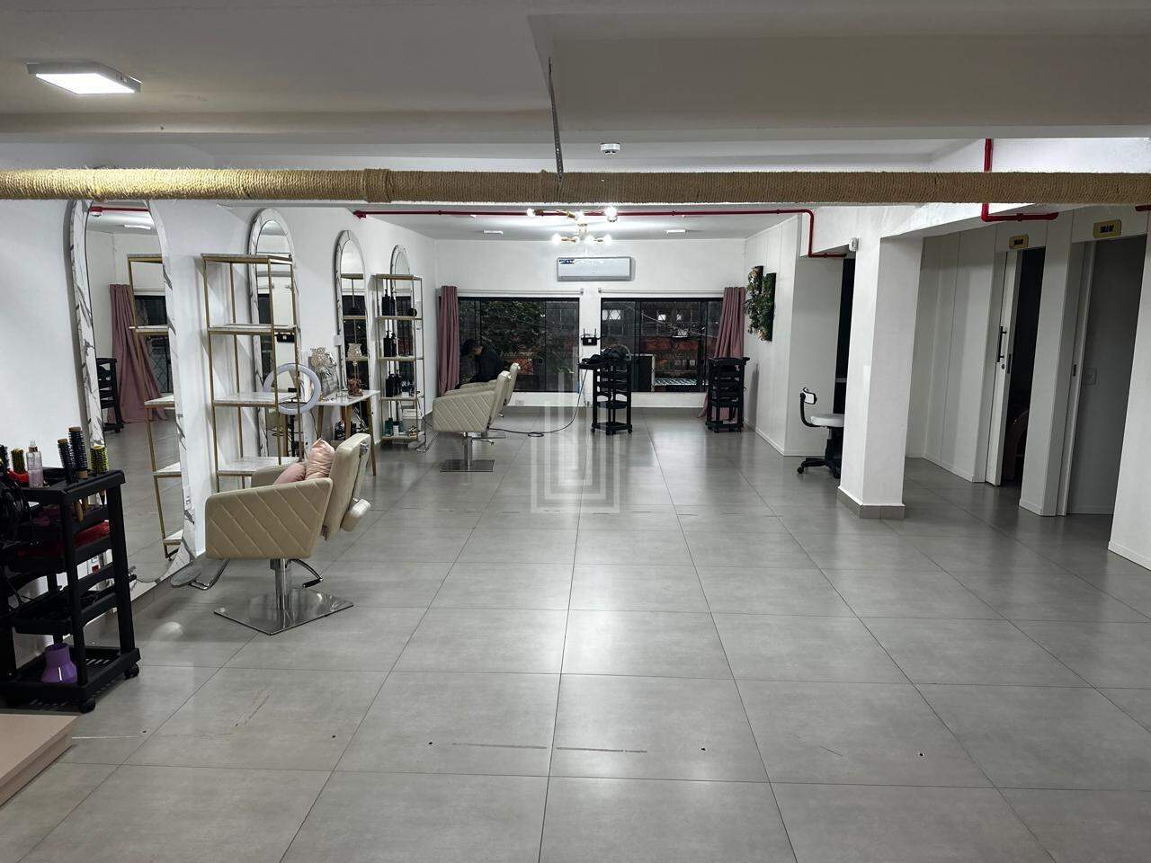 Sala para aluguel no Centro: 