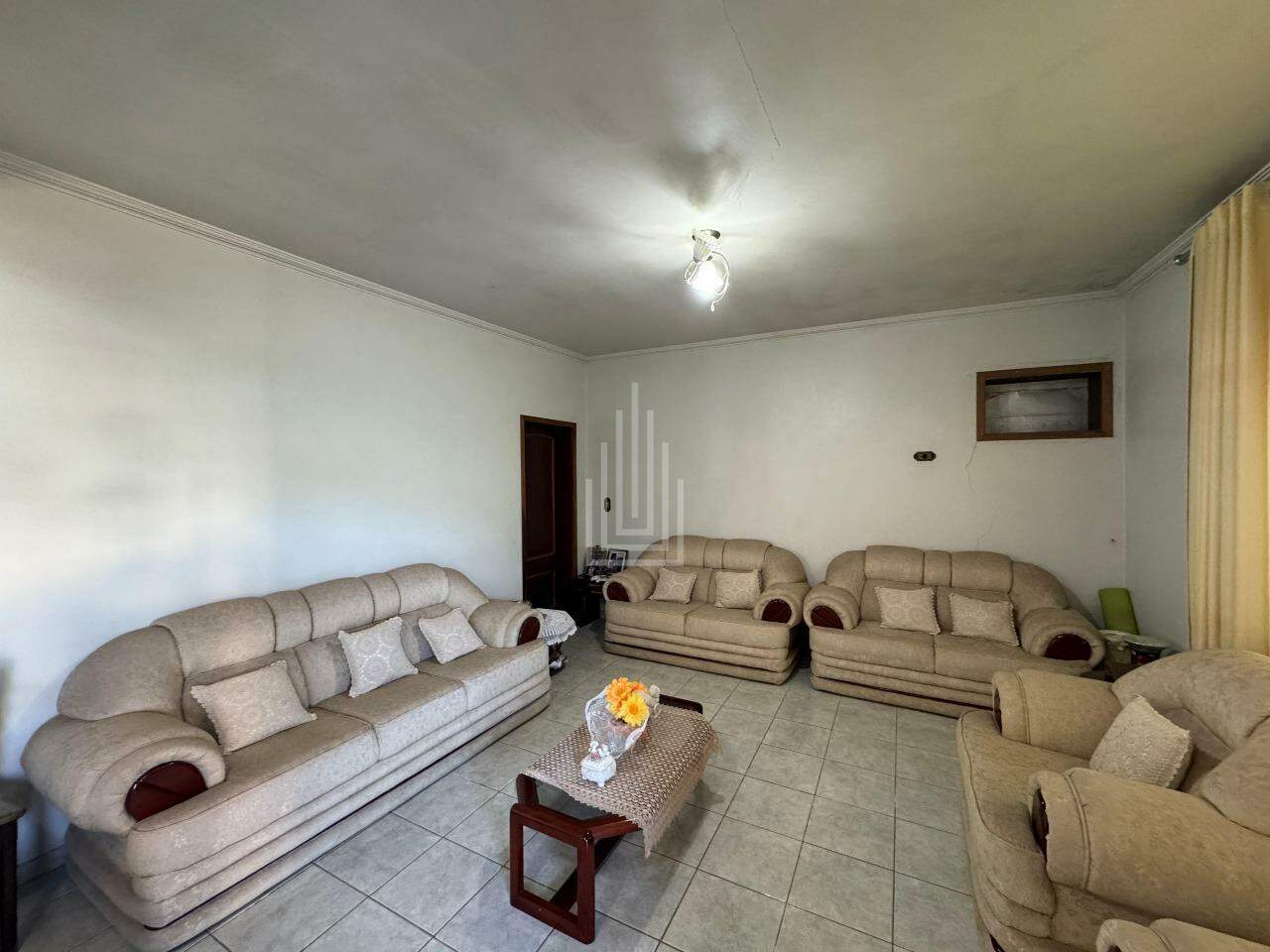 Sobrado para aluguel no Monjolo: 