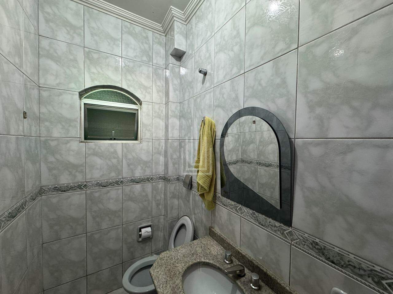 Sobrado para aluguel no Monjolo: 