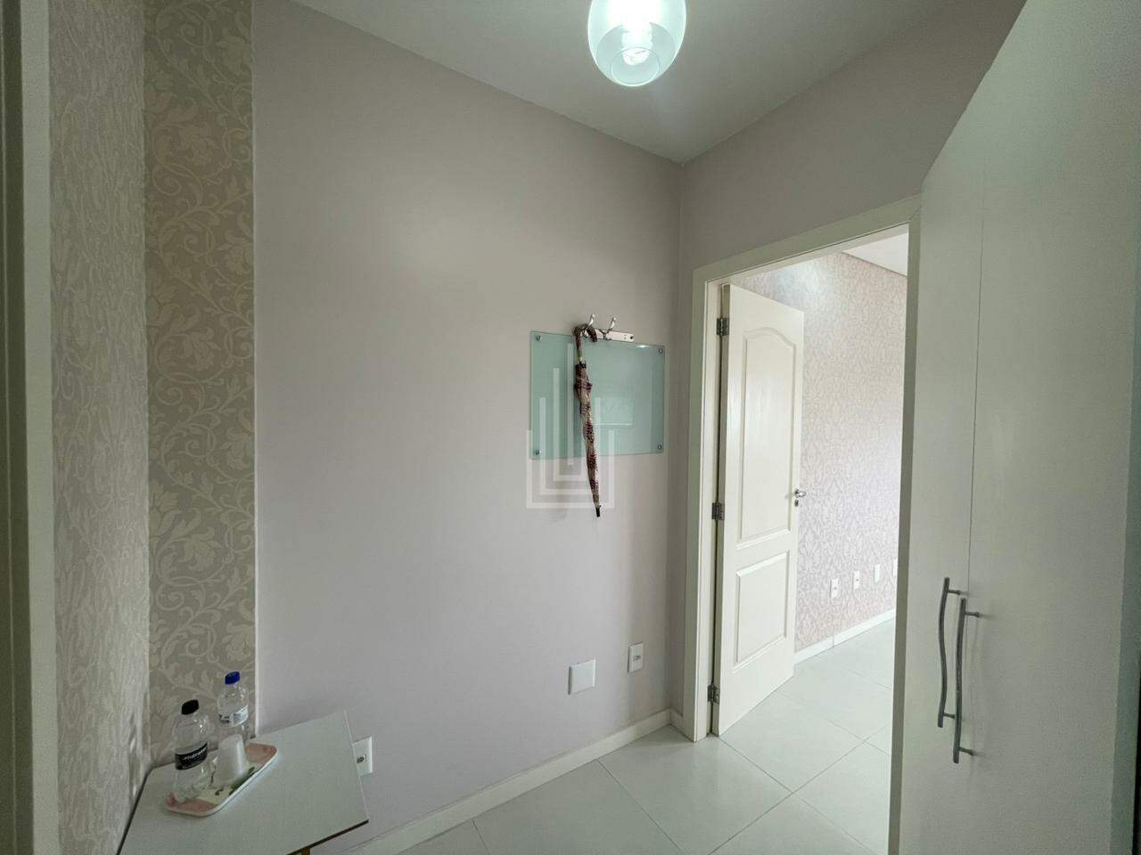 Sala à venda no Centro: 