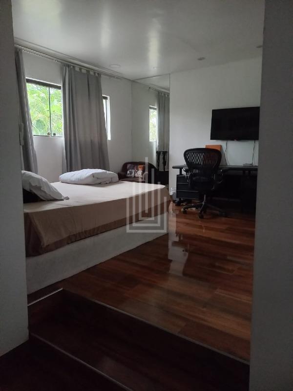 Casa em Condomínio à venda no Centro: 