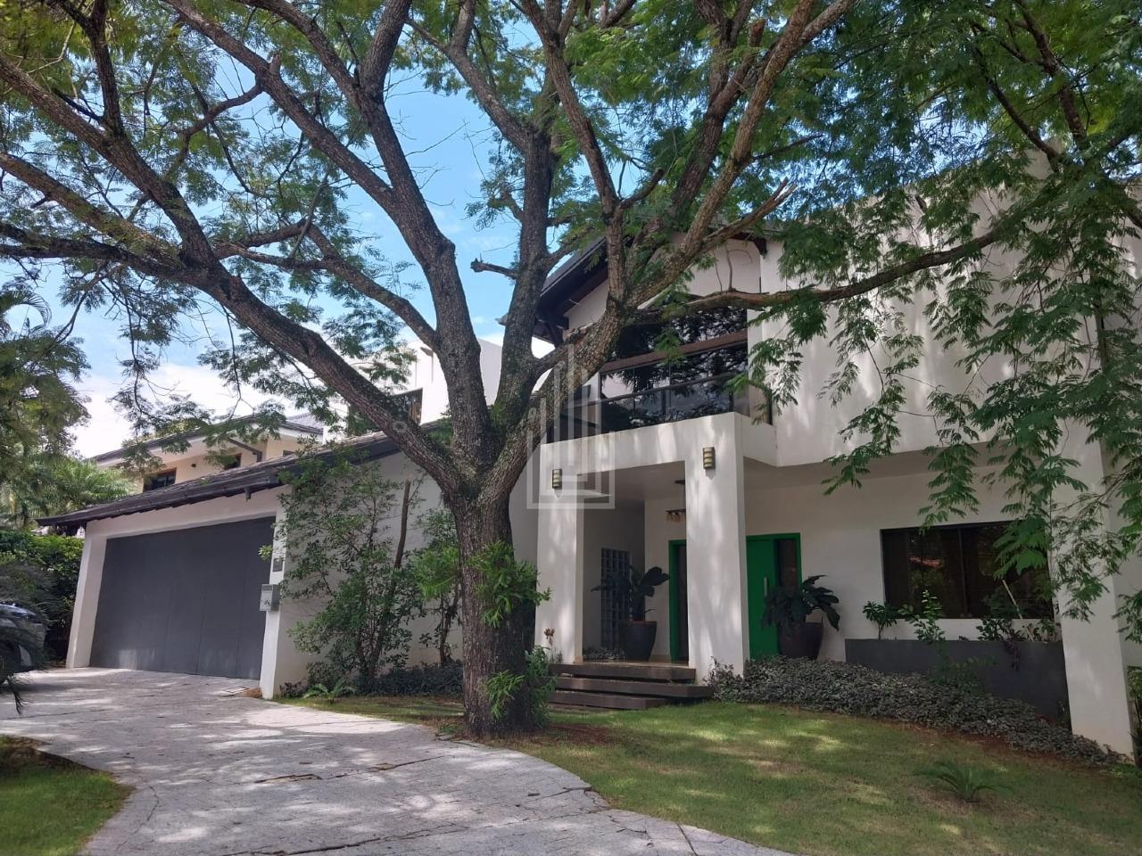 Casa em Condomínio à venda no Centro: 