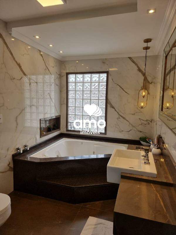 Casa de 4 quartos, 200m² no bairro Centro I, em Brusque | Eu Corretor