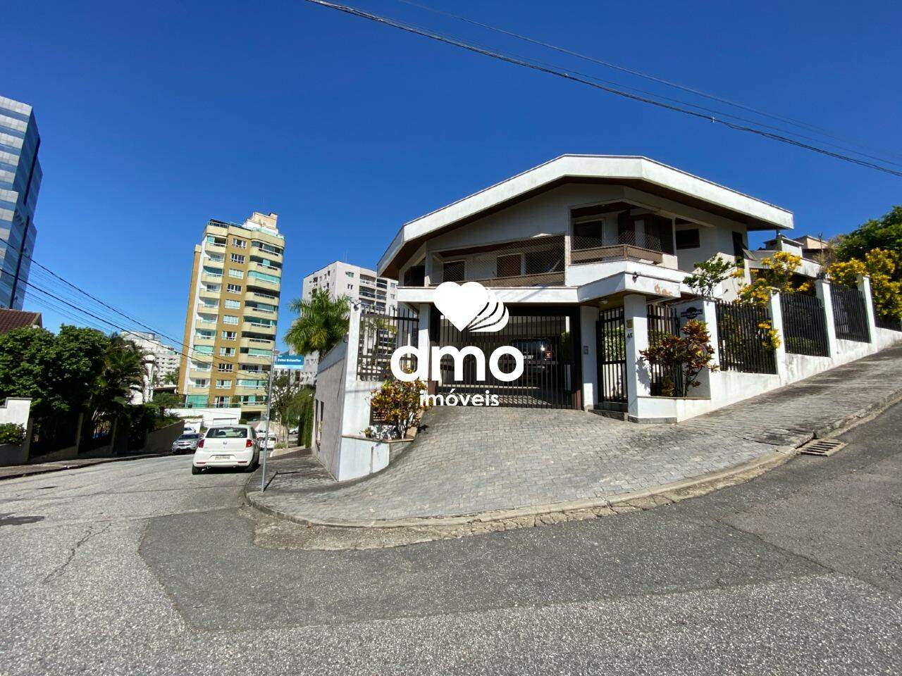 Casa de 4 quartos, 500m² no bairro Centro I, em Brusque | Eu Corretor