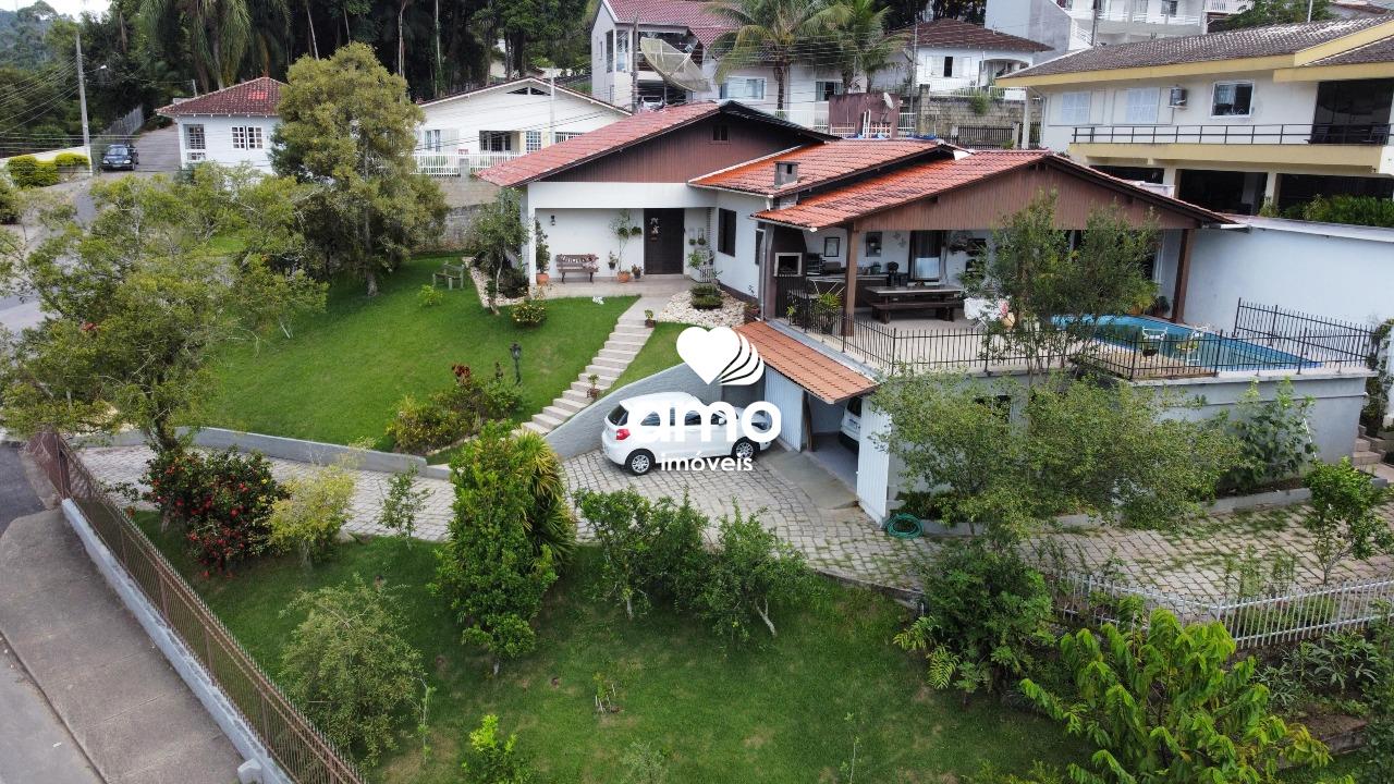 Casa de 3 quartos, 265m² no bairro Primeiro de Maio, em Brusque | Eu Corretor
