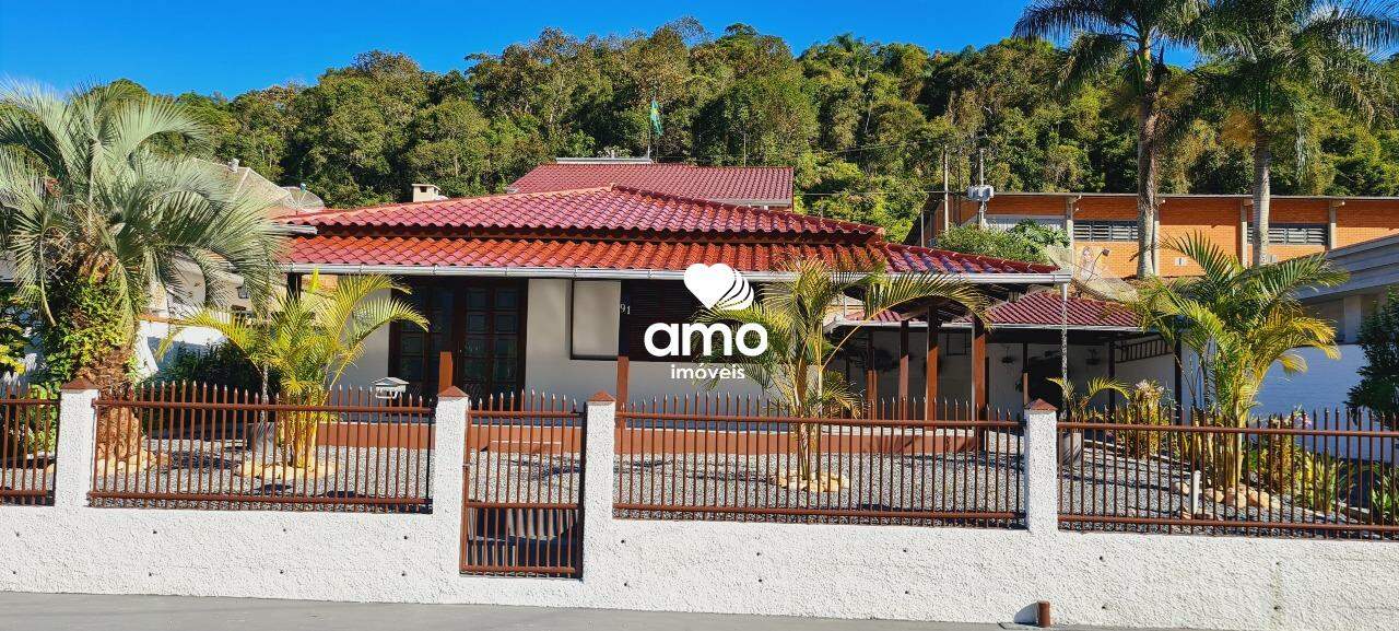 Casa de 3 quartos, 200m² no bairro Cerâmica Reis, em Brusque | Eu Corretor