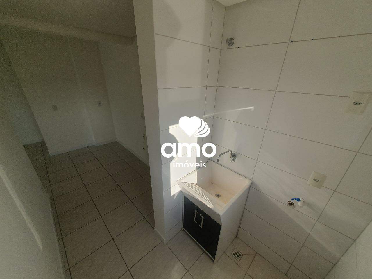 ÁREA DE SERVIÇO / COZINHA