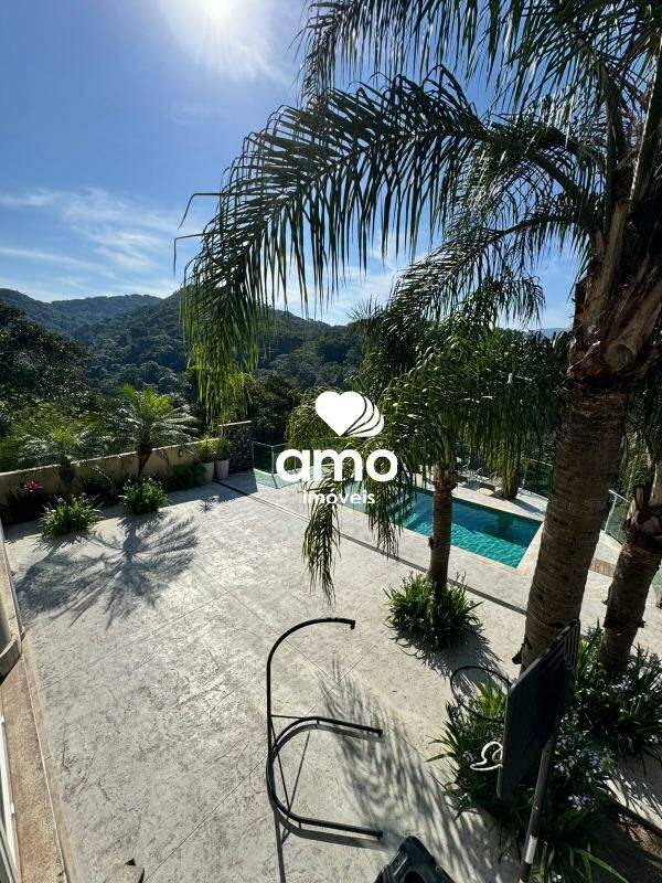 Casa de 368m² no bairro Centro I, em Brusque | Eu Corretor