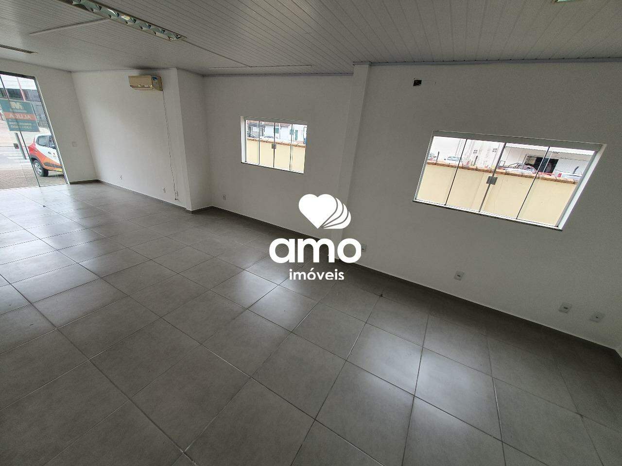 SALA COMERCIAL