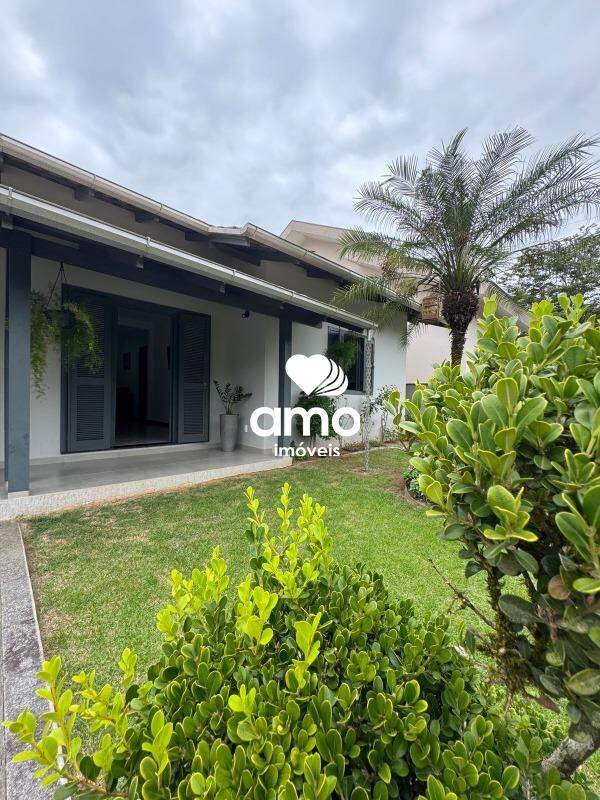 Casa de 195m² no bairro Jardim Maluche, em Brusque | Eu Corretor