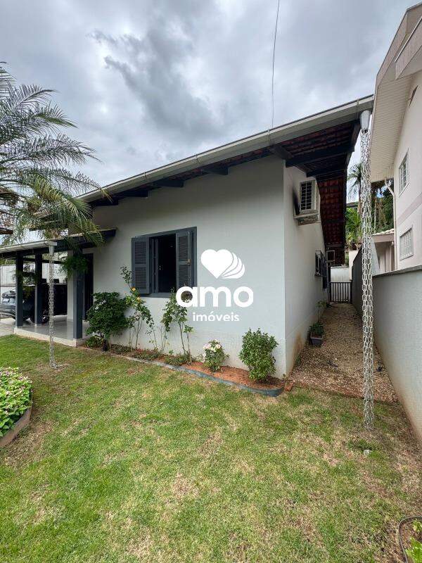 Casa de 195m² no bairro Jardim Maluche, em Brusque | Eu Corretor