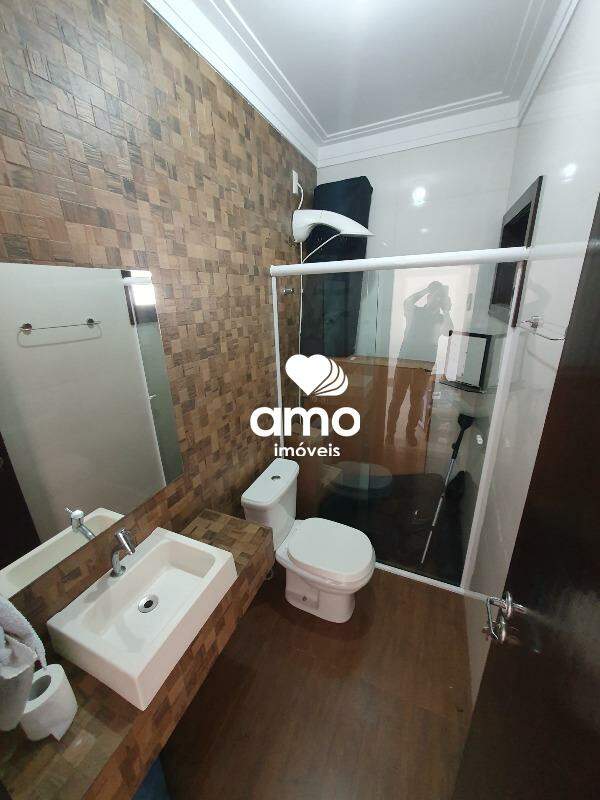 BANHEIRO EXTERNO