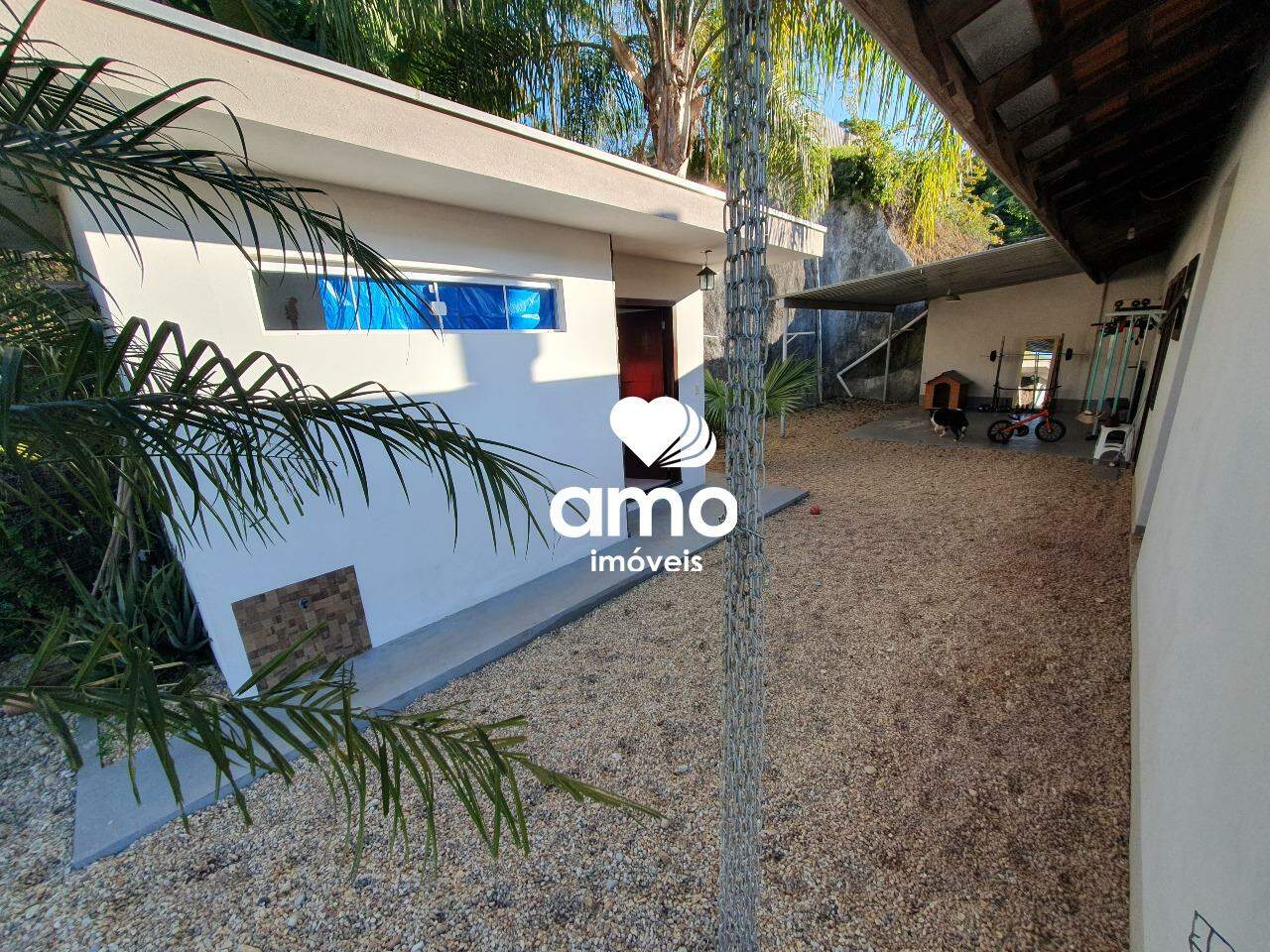 ÁREA DOS FUNDOS